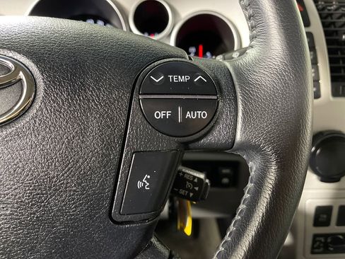 Used 2008 Toyota Sequoia Platinum RWD image 27