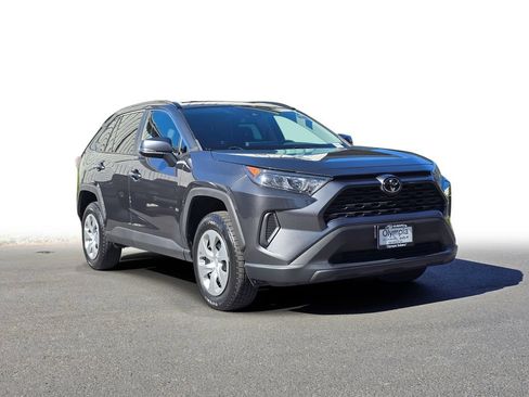 Used 2020 Toyota RAV4 LE AWD/4WD image 1