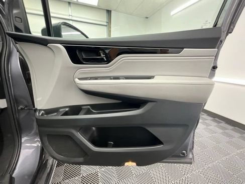 Used 2022 Honda Odyssey Touring image 15