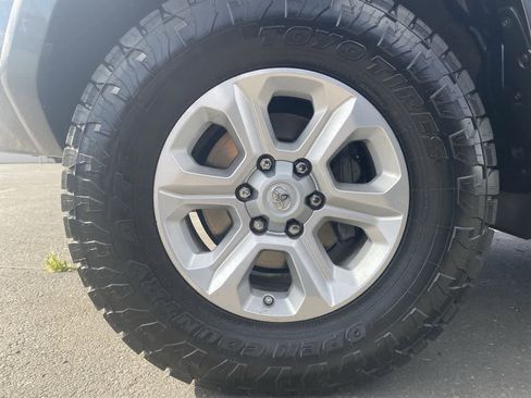 Used 2014 Toyota 4Runner SR5 Premium AWD/4WD image 10