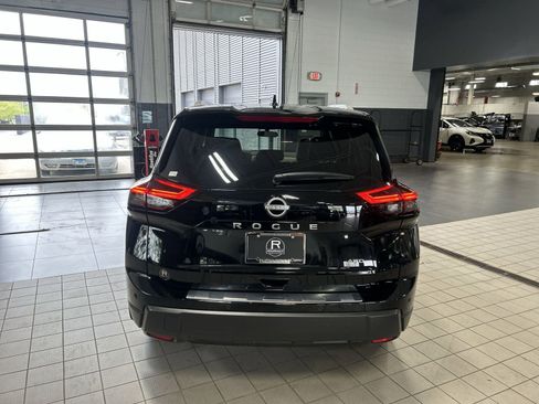 Used 2025 Nissan Rogue SV w/ SV Premium Package AWD/4WD image 36