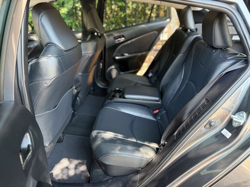 Used 2019 Toyota Prius Prime Advanced w/ Carpet Mat Package FWD image 26