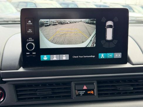 Used 2025 Honda Pilot Touring image 23