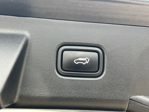 Used 2024 Hyundai Tucson Limited image 16