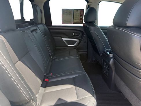 Used 2018 Nissan Titan PRO-4X w/ Pro-4x Convenience Package AWD/4WD image 17