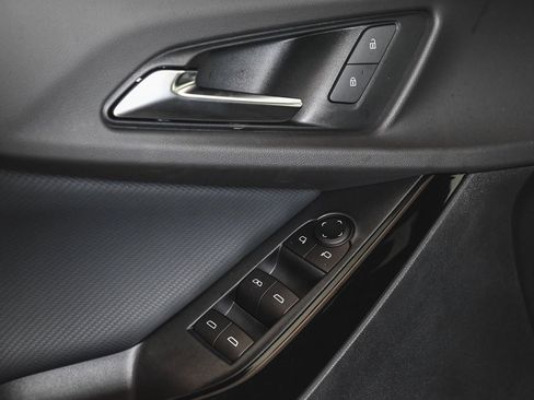 Used 2026 Chevrolet Equinox LT image 9