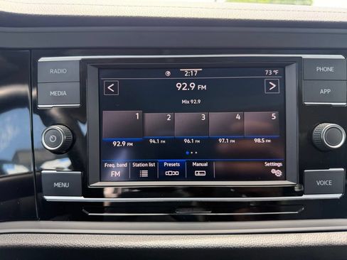 Used 2022 Volkswagen Jetta SE FWD image 19