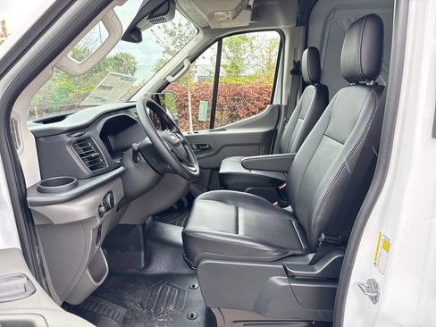 New 2026 Ford Transit 250 148 Medium Roof RWD image 28