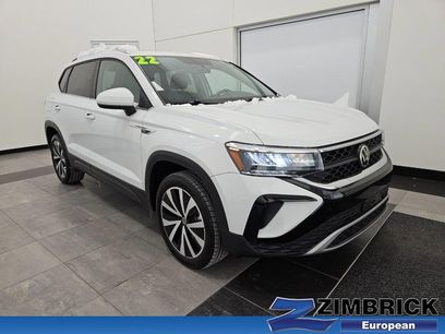 Used 2022 Volkswagen Taos SE w/ Panoramic Sunroof Package