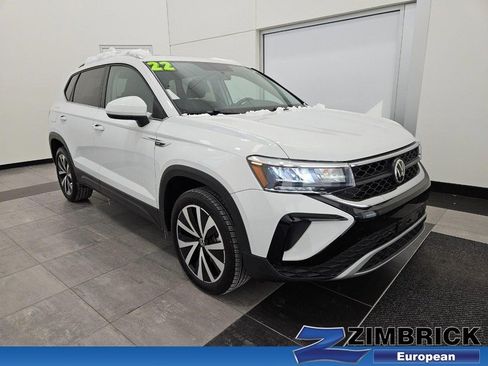 Used 2022 Volkswagen Taos SE w/ Panoramic Sunroof Package image 1