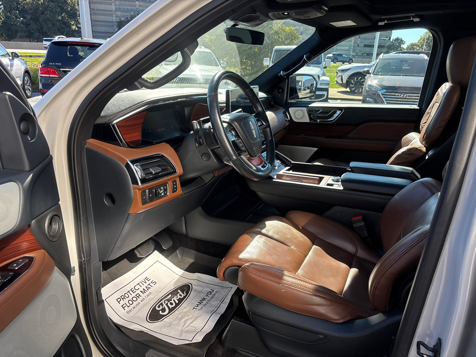 Certified 2022 Lincoln Navigator Reserve AWD/4WD image 23