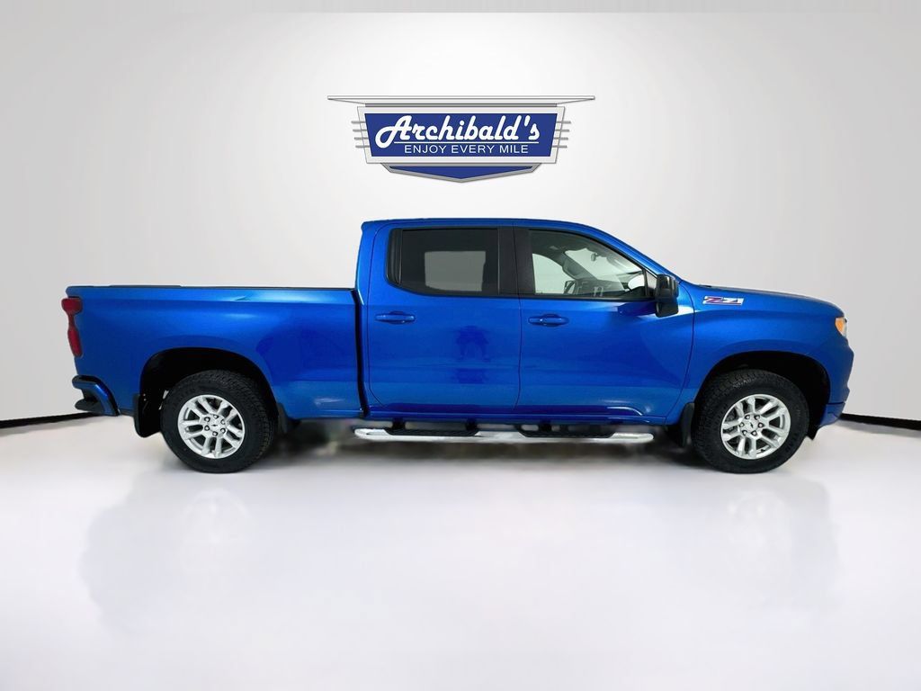 Used 2024 Chevrolet Silverado 1500 RST AWD/4WD image 9