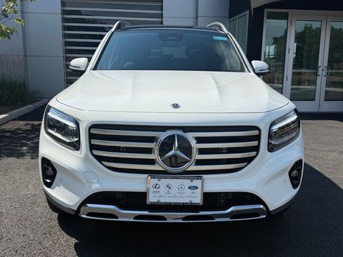 Used 2026 Mercedes-Benz GLB 250 4MATIC image 2