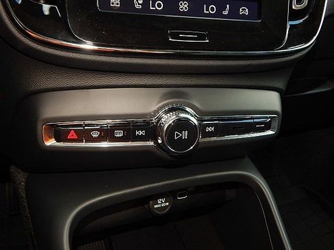 New 2026 Volvo XC40 B5 Plus w/ Protection Package Premier image 19