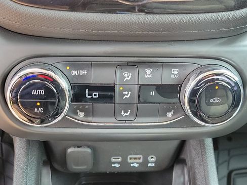 Used 2021 Chevrolet TrailBlazer LT w/ Convenience Package AWD/4WD image 28