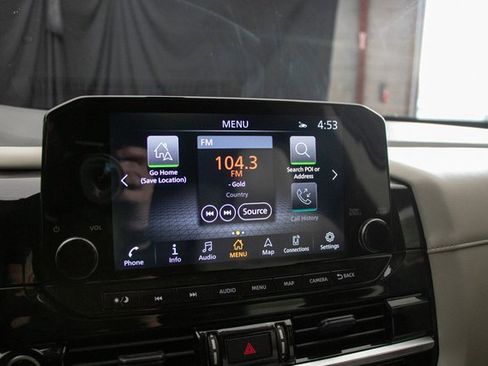 Used 2024 Nissan Pathfinder SL w/ Black Appearance Package image 38