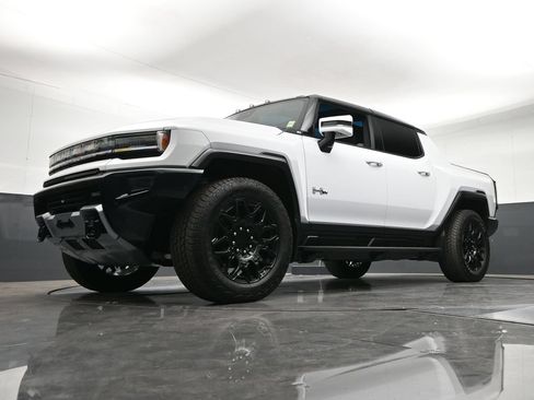 Certified 2025 GMC Hummer EV 2X AWD/4WD image 23