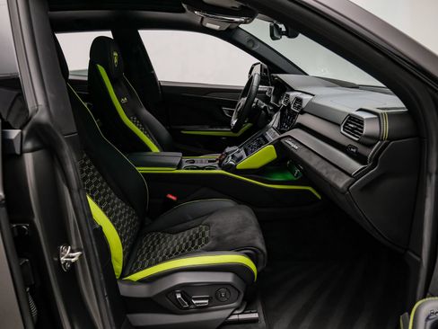 Used 2022 Lamborghini Urus AWD/4WD image 59