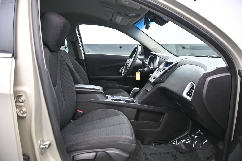Used 2014 Chevrolet Equinox LS FWD image 2