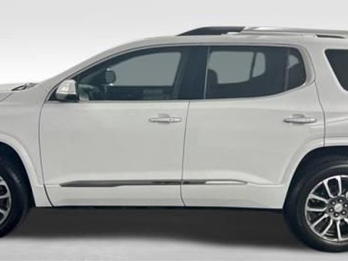 Used 2022 GMC Acadia Denali w/ Denali Ultimate Package image 5