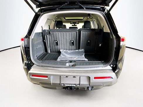 New 2026 Nissan Pathfinder Platinum w/ Cargo Package AWD/4WD image 24