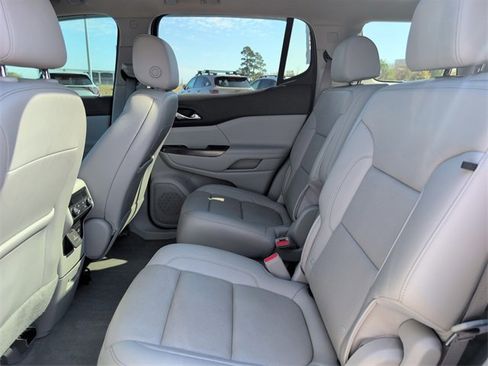 Used 2022 GMC Acadia SLT w/ Technology Package image 33