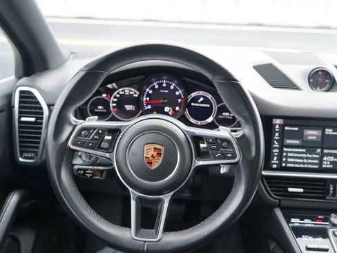 Used 2019 Porsche Cayenne AWD/4WD image 14