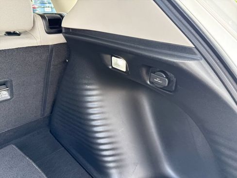 Certified 2025 Honda HR-V LX image 43
