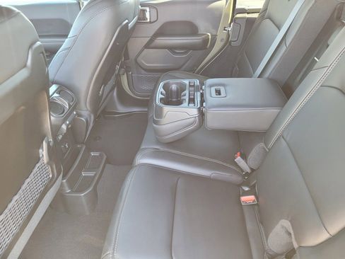 Used 2025 Jeep Wrangler Unlimited Rubicon 392 image 10