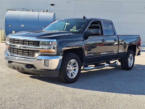 Used 2018 Chevrolet Silverado 1500 LT w/ All Star Edition image 6
