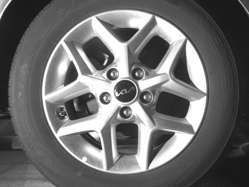 Used 2025 Kia Soul LX w/ LX Technology Package FWD image 15