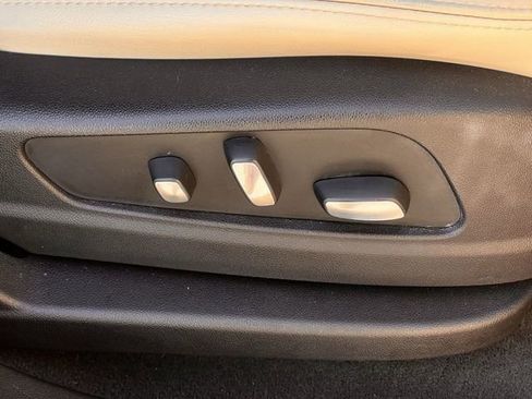 Used 2018 Cadillac XT5 Luxury w/ Driver Awareness Package image 28