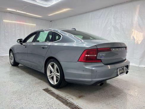 Used 2018 Volvo S90 T5 Momentum w/ Convenience Package image 5