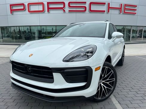Used 2026 Porsche Macan AWD/4WD image 1