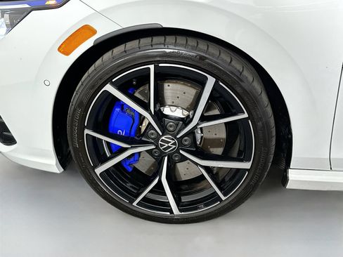 Used 2024 Volkswagen Golf R AWD/4WD image 33