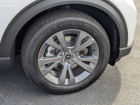 New 2026 Ford Explorer Active image 7