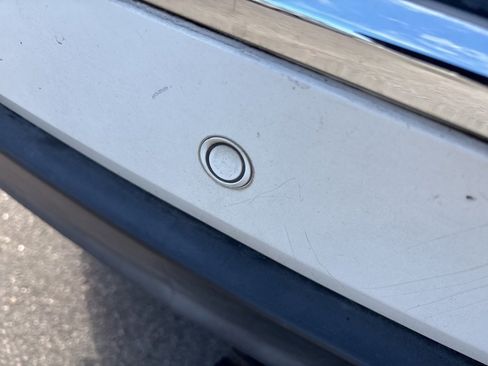 Used 2017 Jeep Grand Cherokee Limited image 21