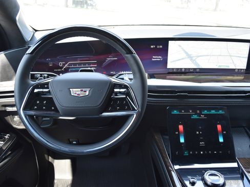 New 2025 Cadillac Escalade Premium Luxury Platinum w/ LPO, Floor Liner Package image 9