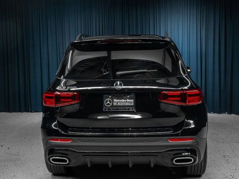Certified 2025 Mercedes-Benz GLB 250 image 8