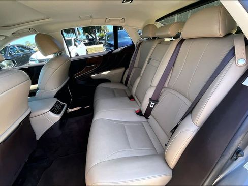 Used 2020 Lexus LS 500 w/ Accessory Package (Z2) RWD image 21