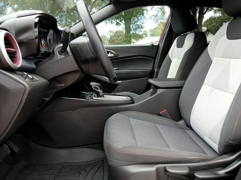 Used 2024 Chevrolet Trax RS image 19