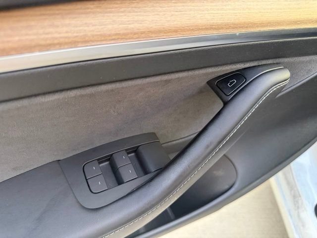Used 2022 Tesla Model 3 Long Range AWD/4WD image 10