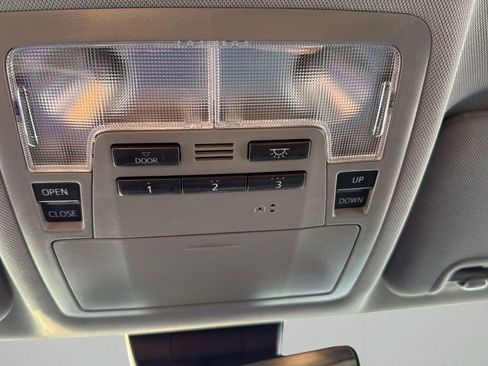 Used 2019 Toyota Highlander Limited image 36