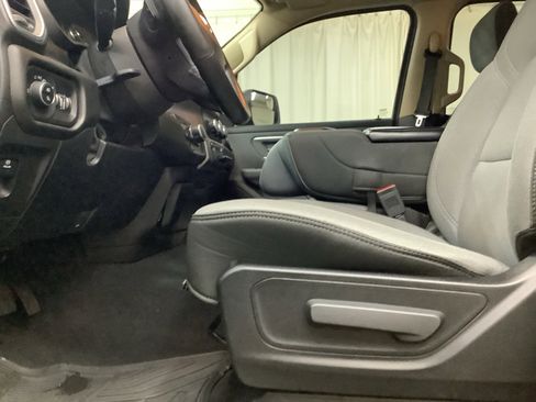 Used 2019 RAM 1500 Big Horn AWD/4WD image 13