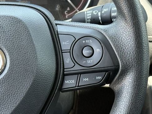 Certified 2025 Toyota RAV4 XLE AWD/4WD image 15
