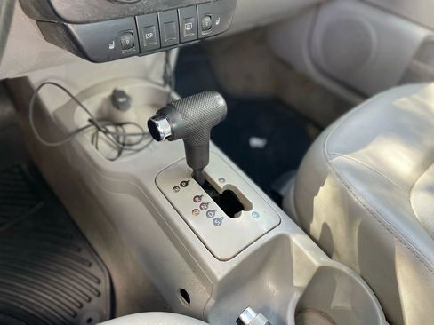 Used 2008 Volkswagen Beetle S image 14