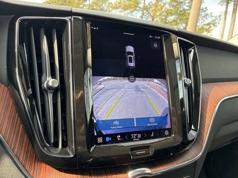 Used 2023 Volvo XC60 B5 Plus w/ Climate Package image 32