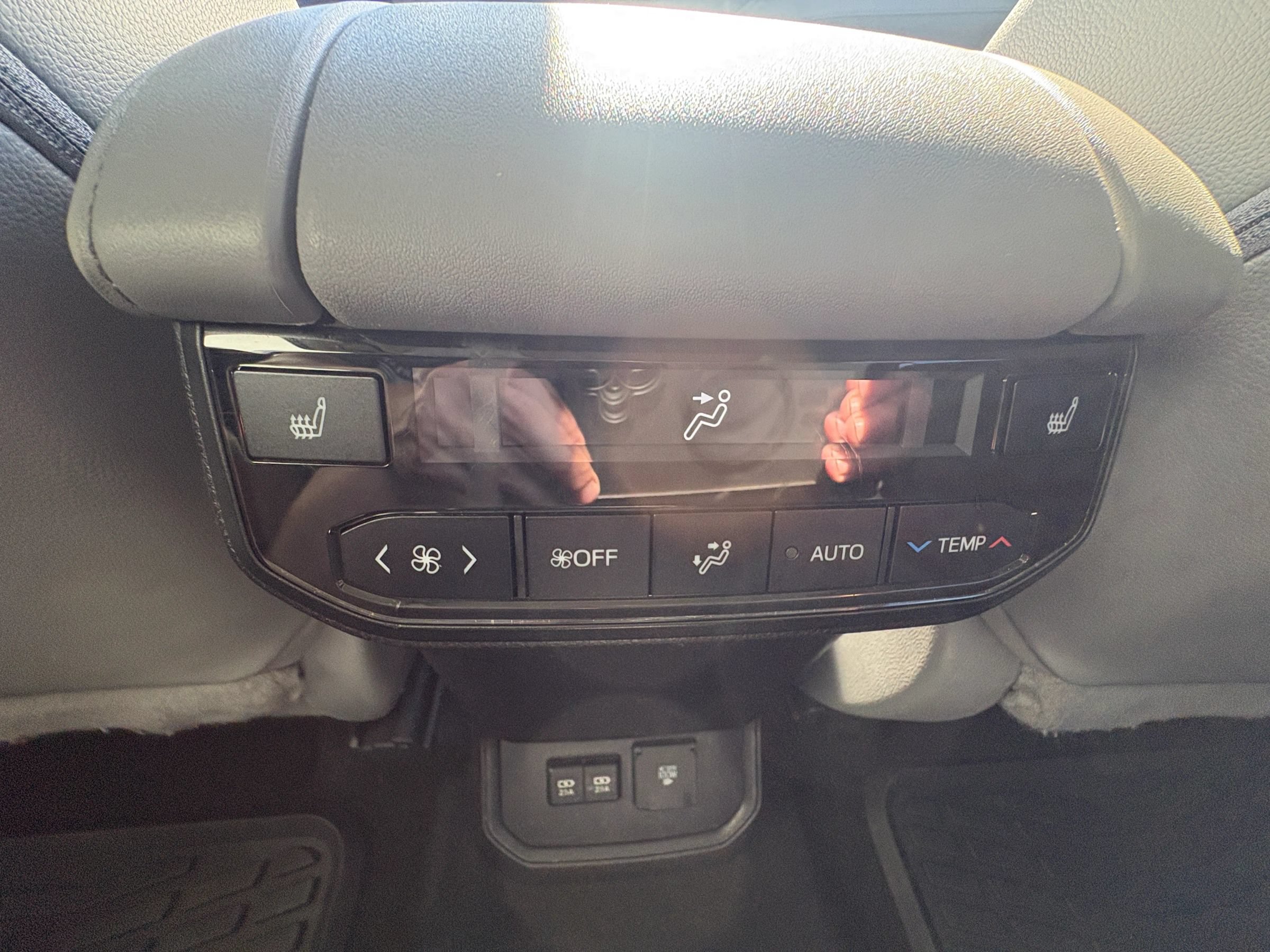 Used 2021 Toyota Highlander Platinum FWD image 37