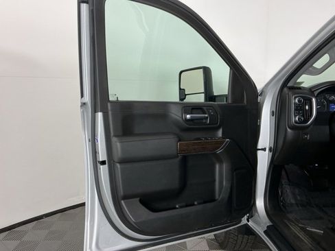 Used 2022 GMC Sierra 3500 SLE image 12