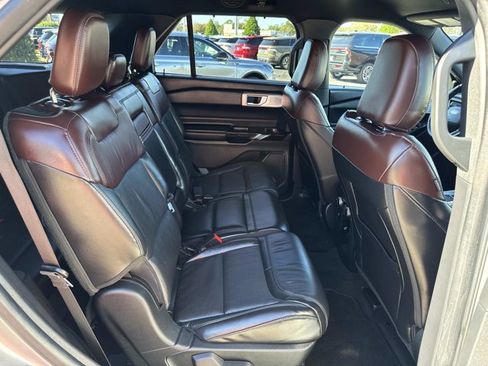 Used 2021 Ford Explorer Platinum w/ Equipment Group 601A image 23